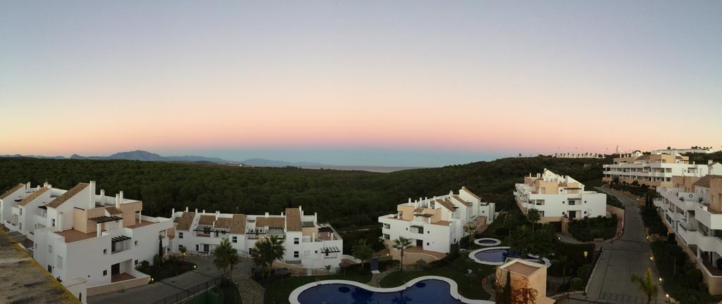 Appartement Las Terrazas De Alcaidesa Kültér fotó